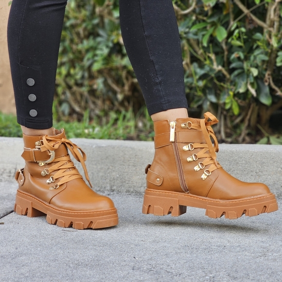 Womens Tan Combat Ankle Boots Lace Up Heeled - Picture 1 of 6
